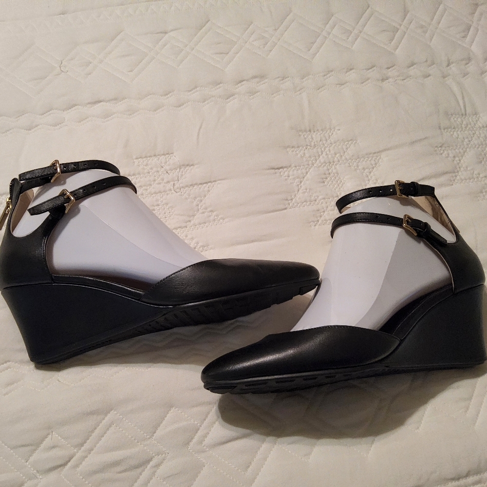 Cole haanElegant Black Wedge Heels